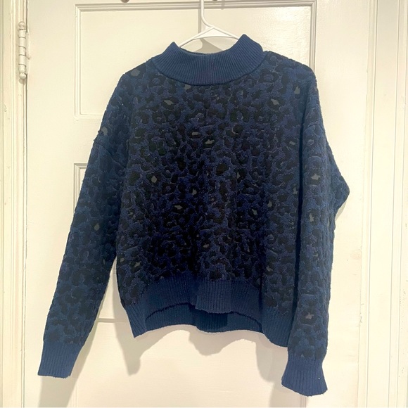 Universal Thread Mockneck | cheetah print | size medium | perfect used condition - Picture 1 of 4